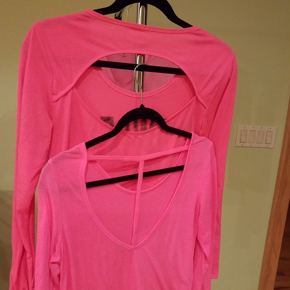 CLOTHING - Picture 6 of 8